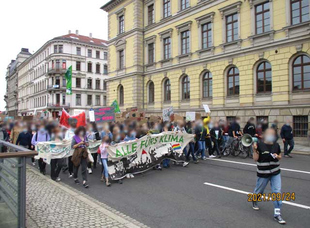 ドイツ、ライプツィヒ市民の社会運動の例　気候正義を主張する2021年9月24日「世界気候アクション」のデモ行進