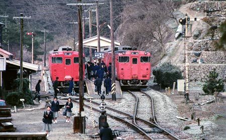 部分廃線となったJR西日本の可部線は、学生たちの足となっていた時代もあった